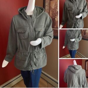 New Look Woman’s Jacket size 2x. 
Army green, cotton.
